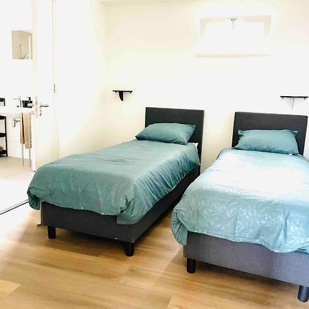 New Apartment In City Centre Large オイルスコート エクステリア 写真