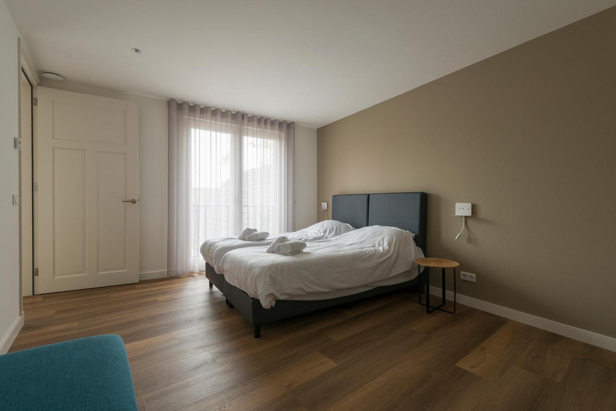 New Apartment In City Centre Large オイルスコート エクステリア 写真
