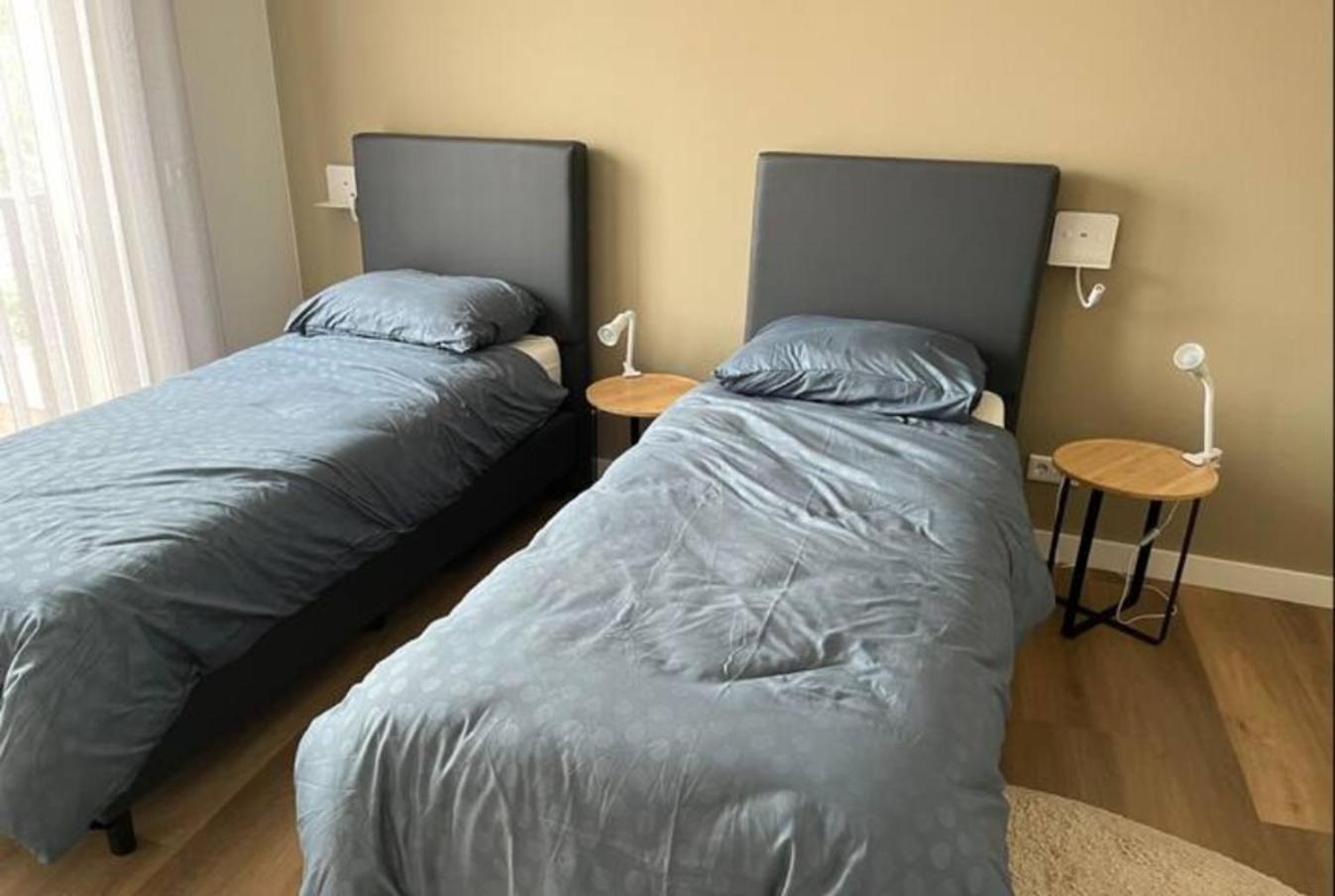New Apartment In City Centre Large オイルスコート エクステリア 写真